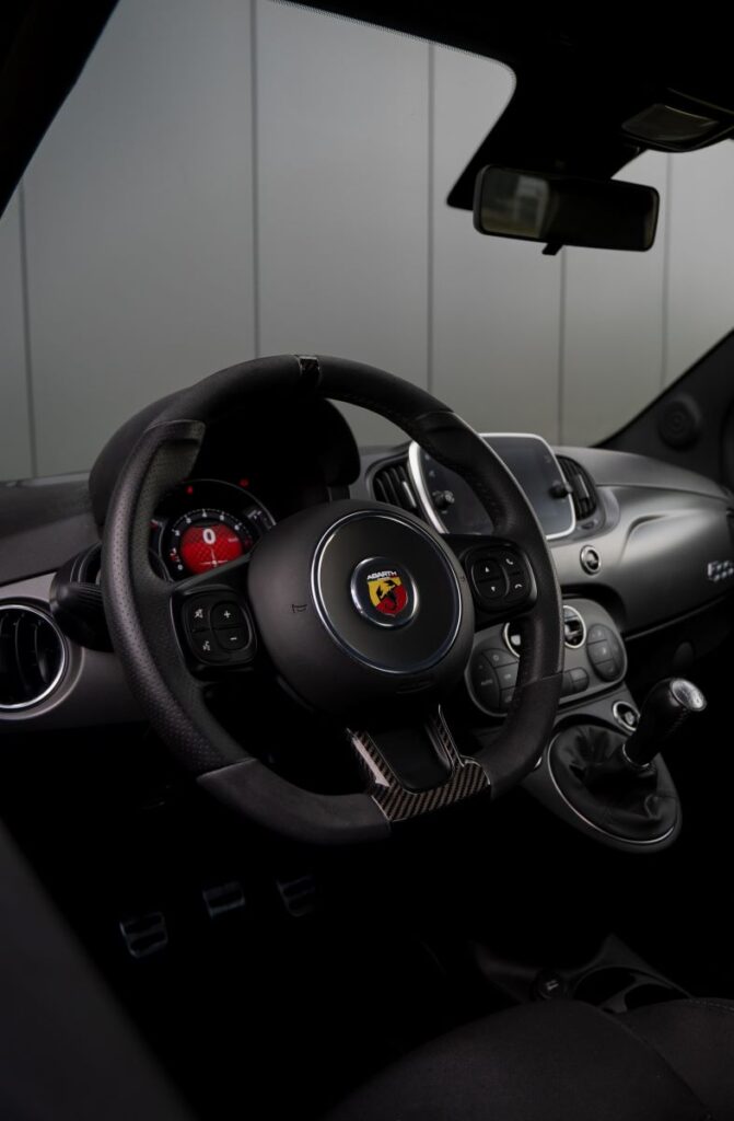 アバルト ABARTH ステアリング ハンドル 希少 フィアットにも-